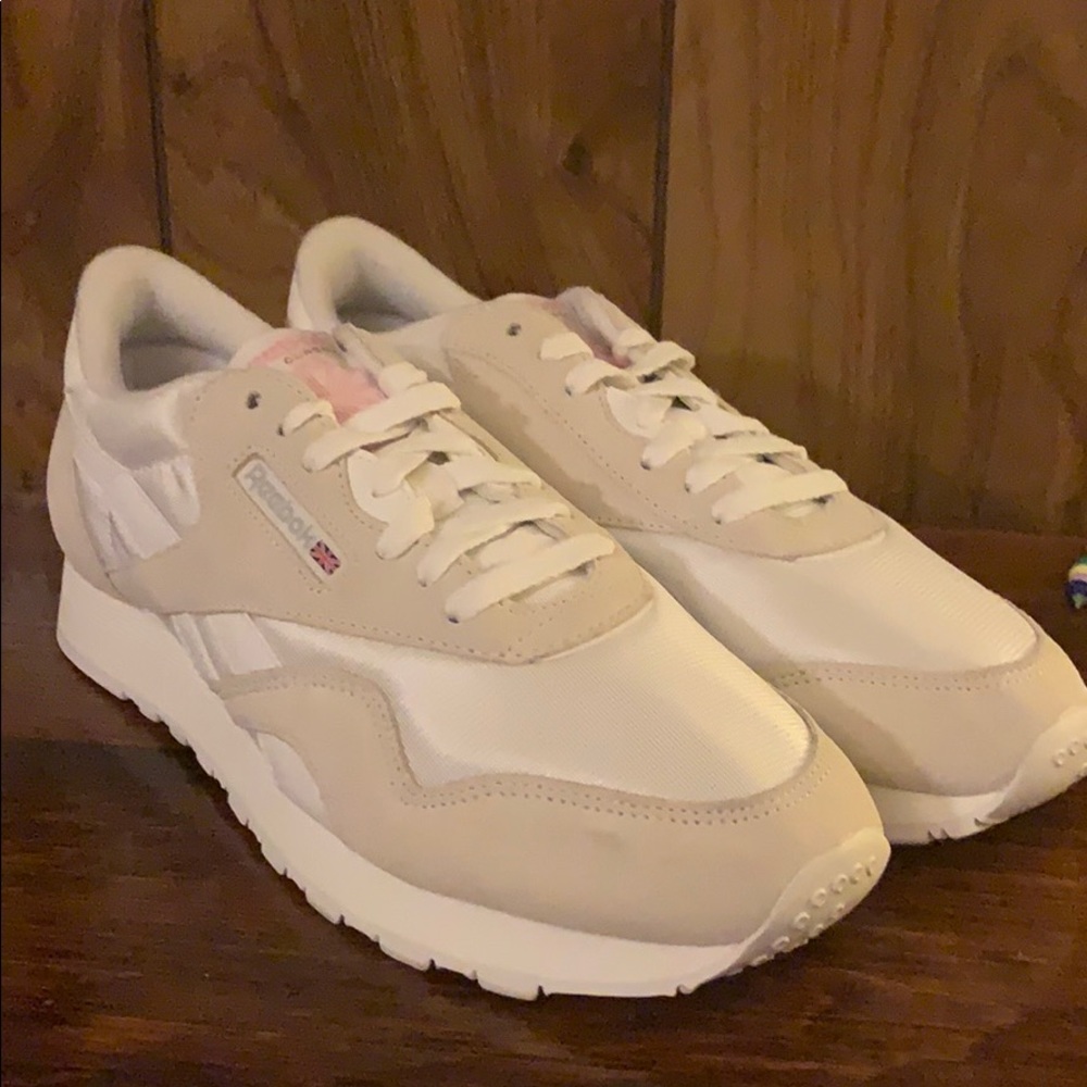 Women’s Classic Leather Shoes